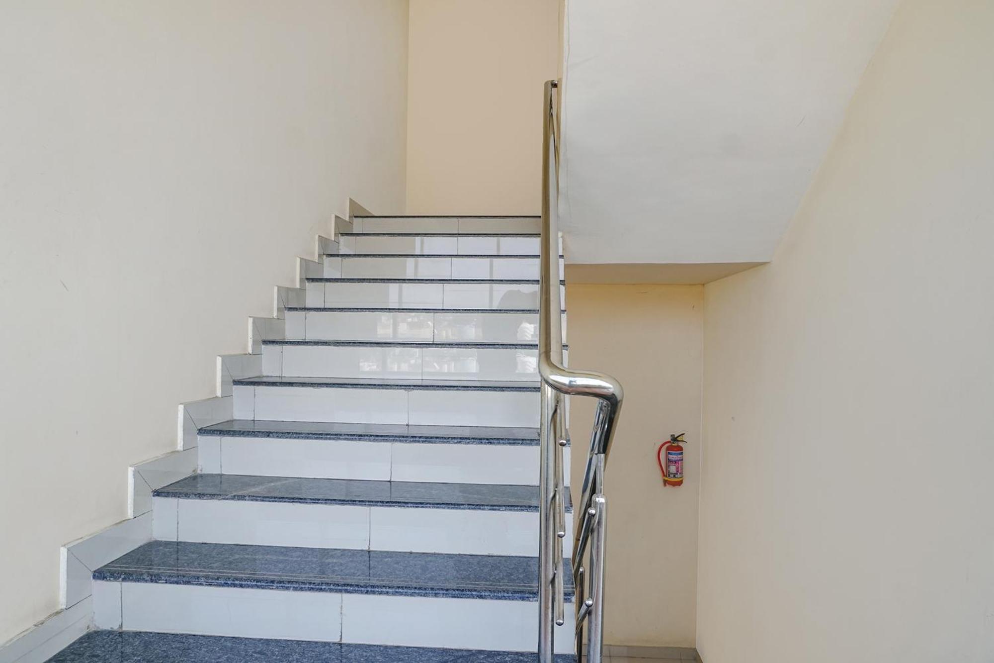 Fabexpress Vaishnav Inn Talegaon Dabhade 外观 照片