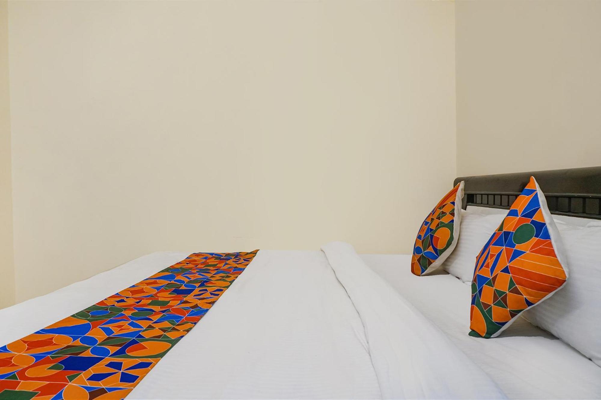 Fabexpress Vaishnav Inn Talegaon Dabhade 外观 照片